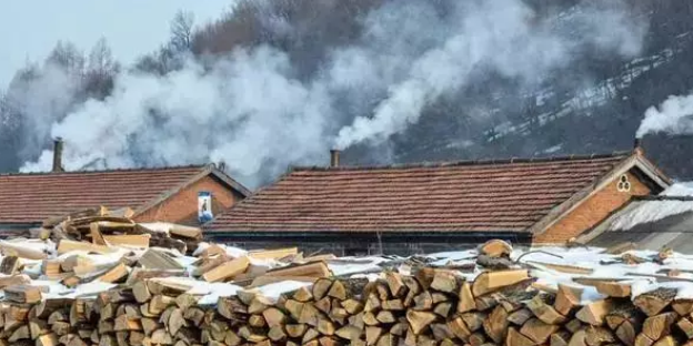 農(nóng)村禁燒劣質(zhì)散煤，清潔煤置換正進(jìn)行，空氣能成*佳選擇