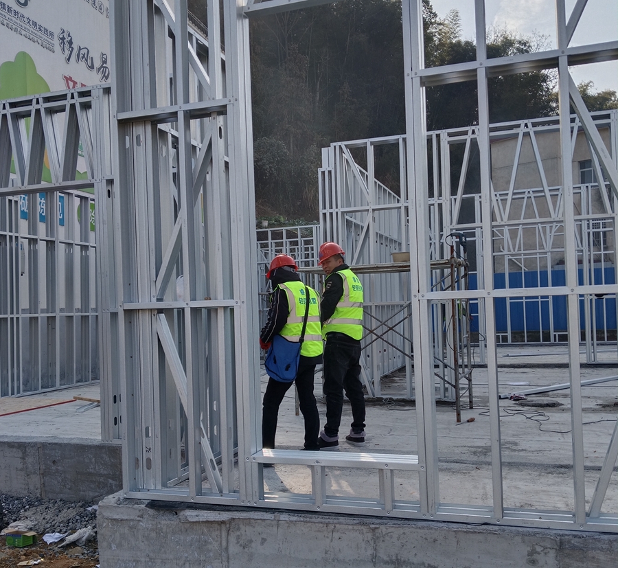 輕鋼別墅在施工過(guò)程中如何保證質(zhì)量？