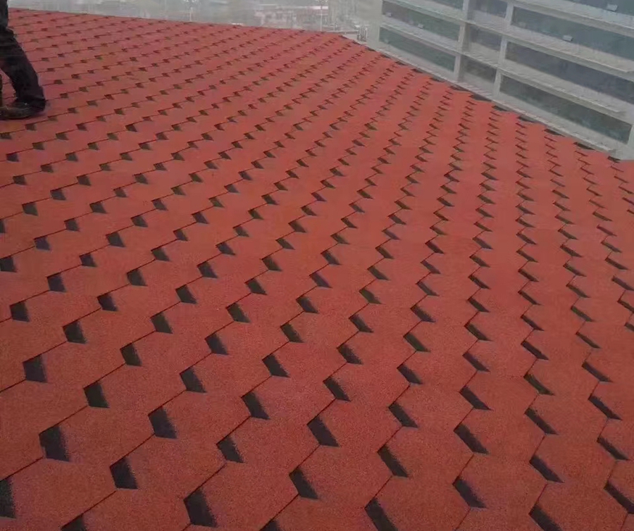 輕鋼房屋的屋頂用的是什么瓦？