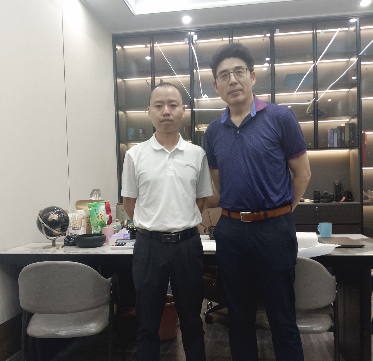 歡迎美國硅谷房產(chǎn)商到睿婕工廠考察，意將輕鋼別墅引入美國硅谷！