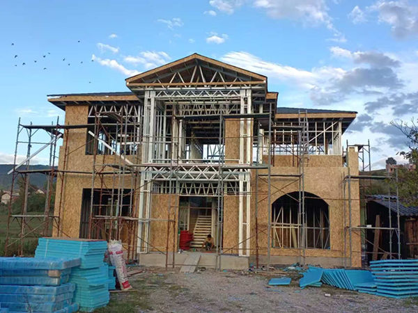 蓋了輕鋼別墅的人現(xiàn)在怎么樣了：正規(guī)與非正規(guī)輕鋼別墅公司的差異