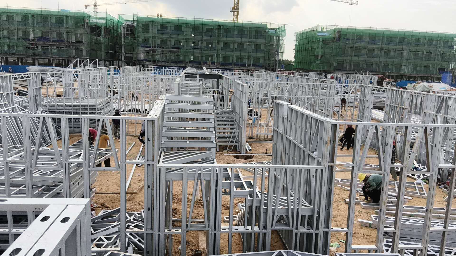 輕鋼建筑外墻裝飾板安裝：精準(zhǔn)工藝打造美觀耐久之盾